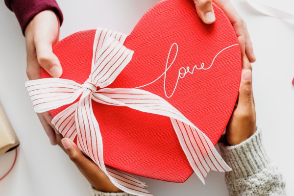 Что подарить на День всех влюбленных?